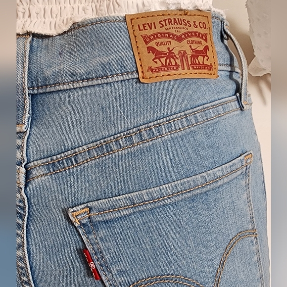 LEVIS JEANS LIGHT WASH DENIM DISTRESSED 720 HIGH RISE SKINNY - Picture 9 of 11